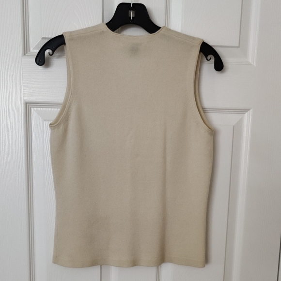 Banana Republic Cream V-Neck Sleeveless Cashmere Top - Picture 4 of 6